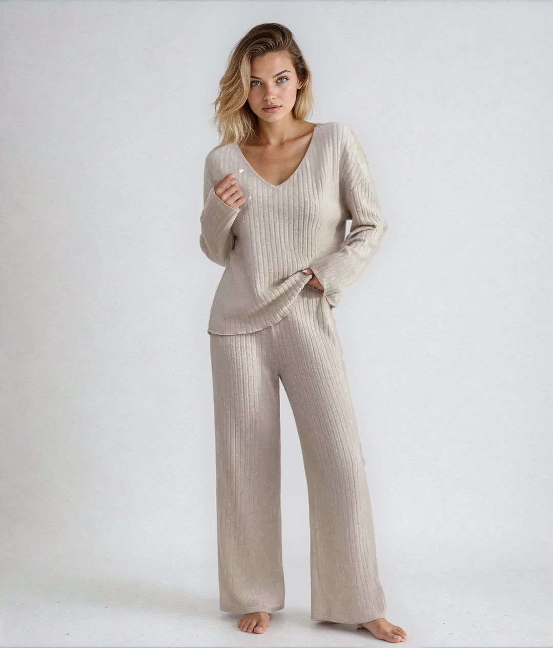 Elara | Two-Piece Suit With Straight Trousers and V-Neck Top